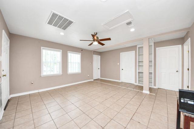 5202 Pensdale Street, Houston, TX 77033
