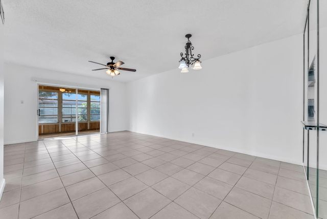601 NW 78th Terrace 203, Margate, FL 33063