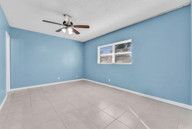 601 NW 78th Terrace 203, Margate, FL 33063