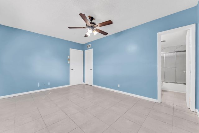 601 NW 78th Terrace 203, Margate, FL 33063