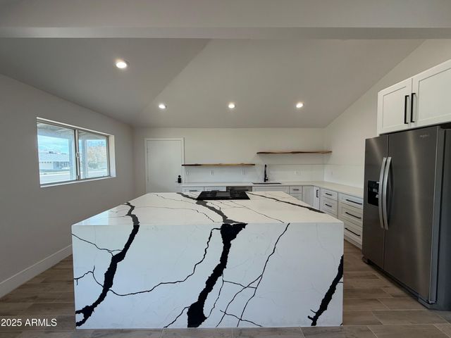 6828 N 10TH Avenue, Phoenix, AZ 85013