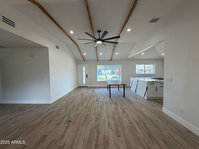 6828 N 10TH Avenue, Phoenix, AZ 85013