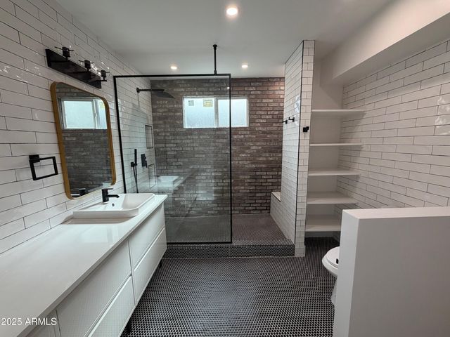 6828 N 10TH Avenue, Phoenix, AZ 85013