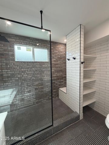 6828 N 10TH Avenue, Phoenix, AZ 85013