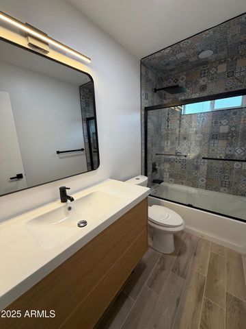 6828 N 10TH Avenue, Phoenix, AZ 85013