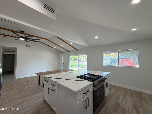 6828 N 10TH Avenue, Phoenix, AZ 85013