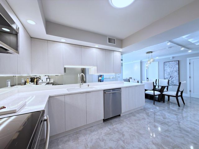 3546 S Ocean Boulevard 316, South Palm Beach, FL 33480