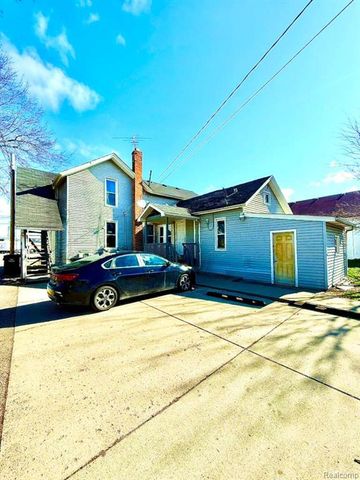 35449 Clinton Street, Wayne, MI 48184