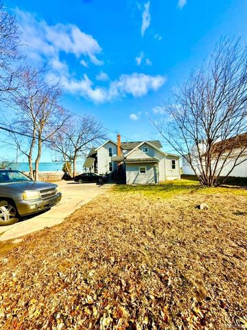 35449 Clinton Street, Wayne, MI 48184