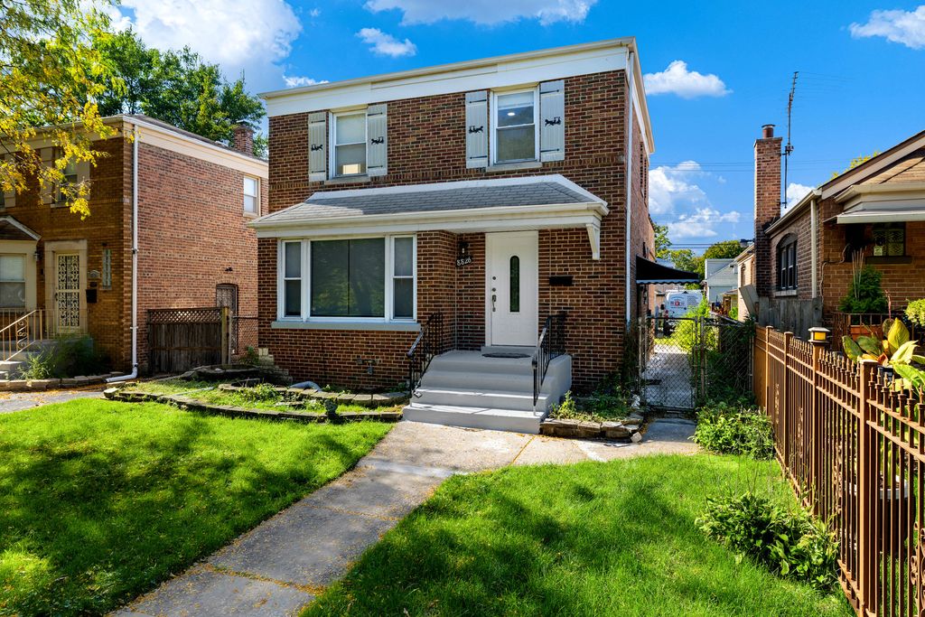 8826 S Jeffery Boulevard, Chicago, IL 60617