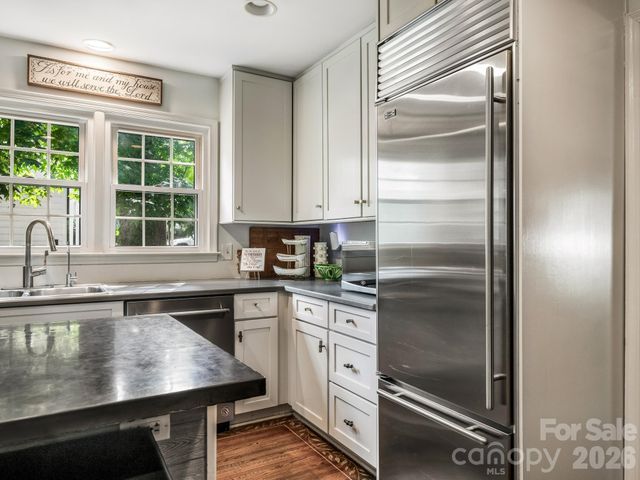 2516 Handley Place, Charlotte, NC 28226