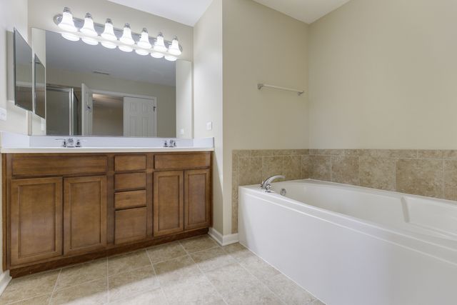 457 Town Center Boulevard, Gilberts, IL 60136