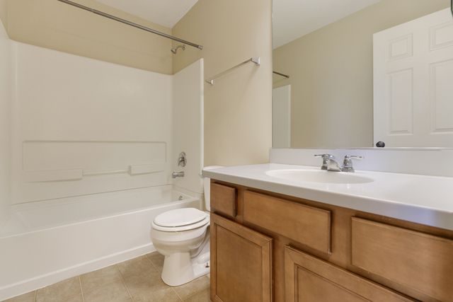 457 Town Center Boulevard, Gilberts, IL 60136