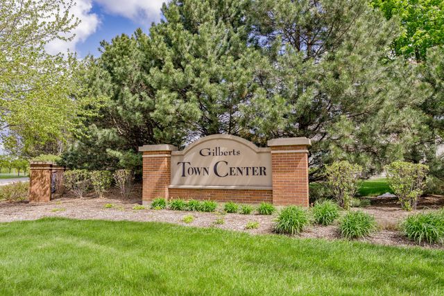457 Town Center Boulevard, Gilberts, IL 60136