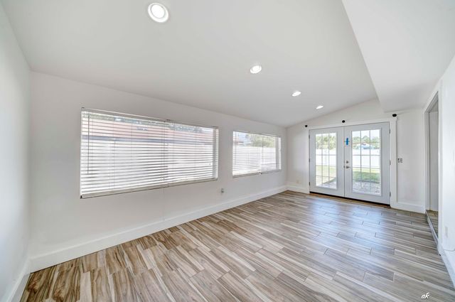 911 Pelican Place, Panama City Beach, FL 32407