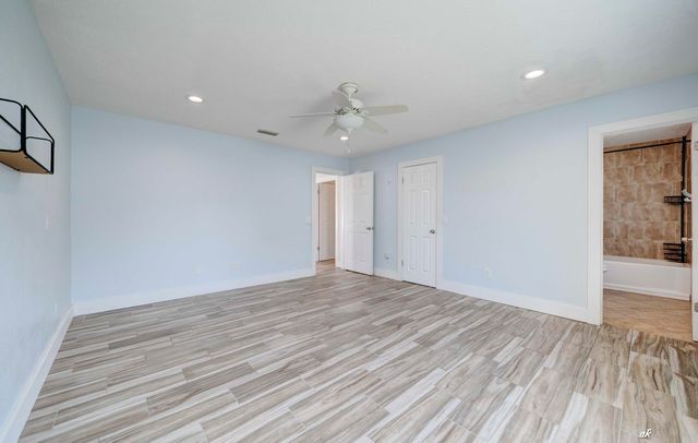 911 Pelican Place, Panama City Beach, FL 32407