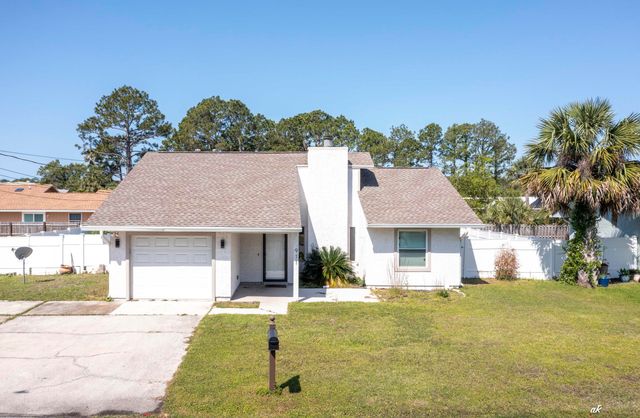 911 Pelican Place, Panama City Beach, FL 32407