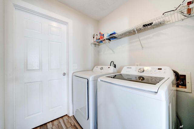 911 Pelican Place, Panama City Beach, FL 32407