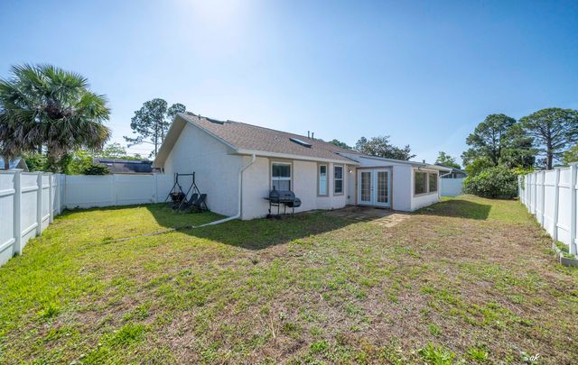 911 Pelican Place, Panama City Beach, FL 32407