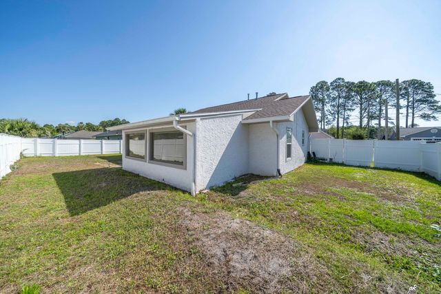 911 Pelican Place, Panama City Beach, FL 32407
