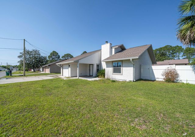 911 Pelican Place, Panama City Beach, FL 32407