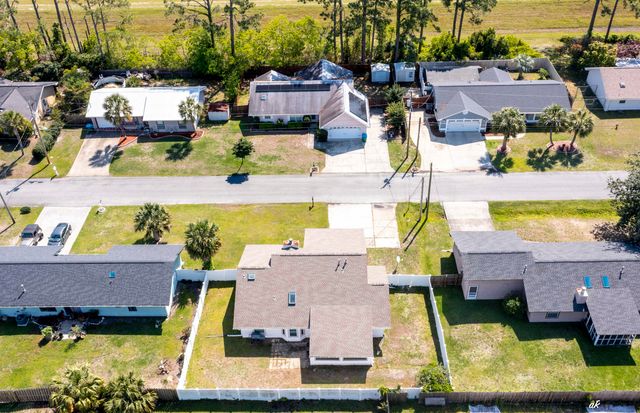 911 Pelican Place, Panama City Beach, FL 32407