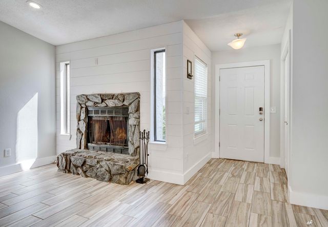 911 Pelican Place, Panama City Beach, FL 32407