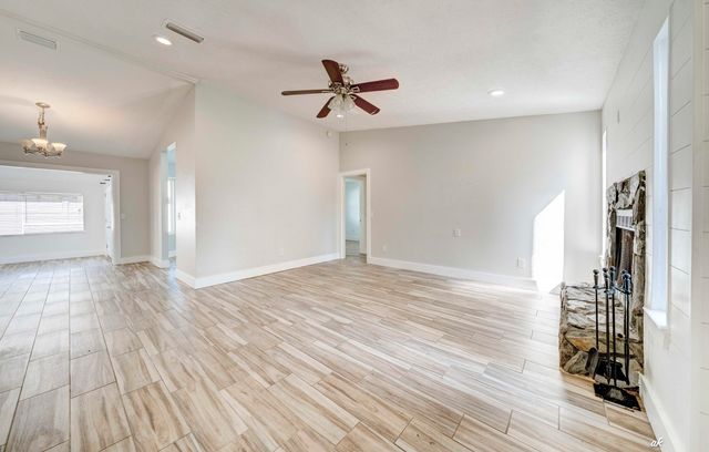 911 Pelican Place, Panama City Beach, FL 32407