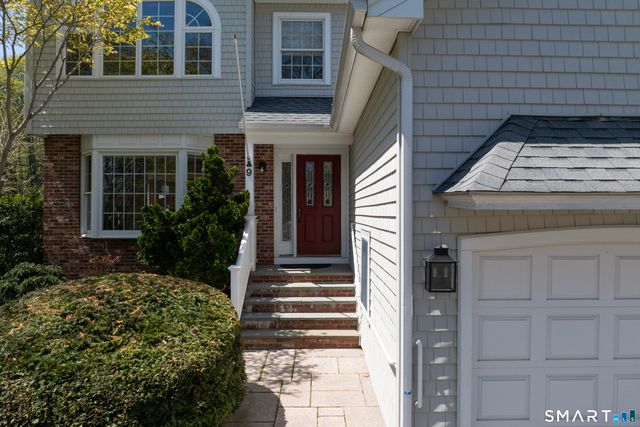 9 Howd Avenue, Branford, CT 06405