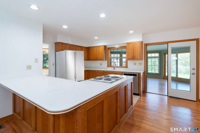 9 Howd Avenue, Branford, CT 06405