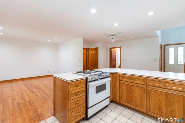 9 Howd Avenue, Branford, CT 06405