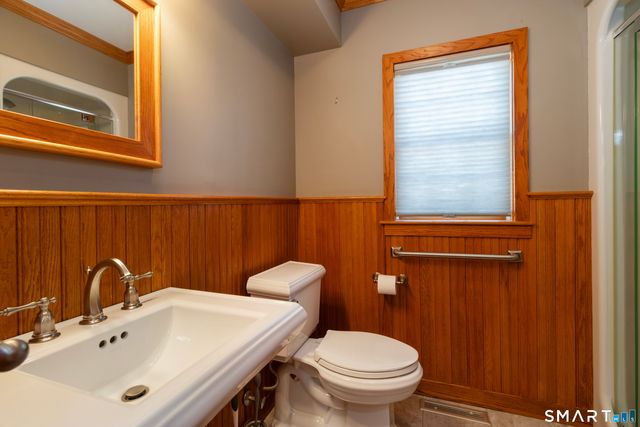 9 Howd Avenue, Branford, CT 06405