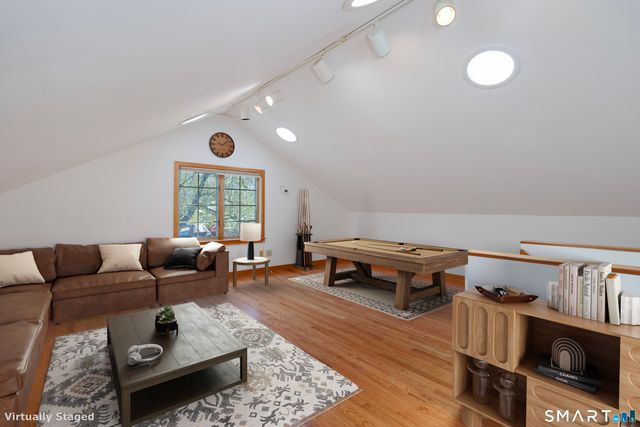 9 Howd Avenue, Branford, CT 06405