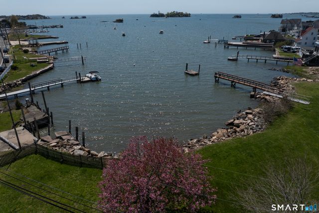 9 Howd Avenue, Branford, CT 06405