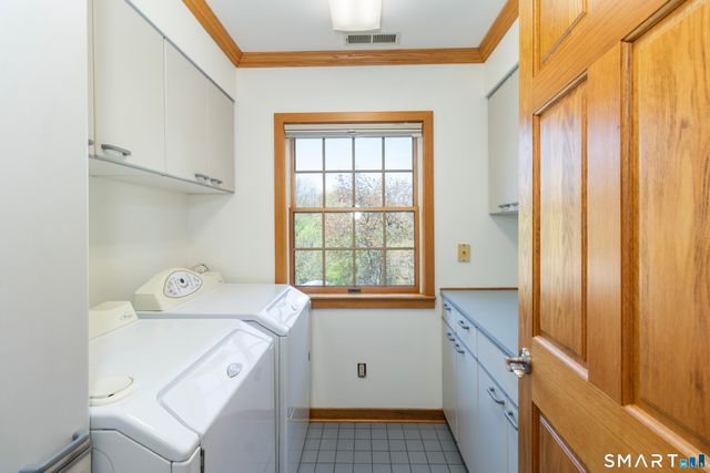 9 Howd Avenue, Branford, CT 06405