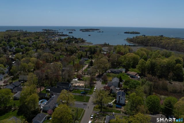 9 Howd Avenue, Branford, CT 06405