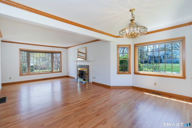 9 Howd Avenue, Branford, CT 06405
