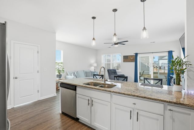 120 Garden Row Dr S, Hardeeville, SC 29927