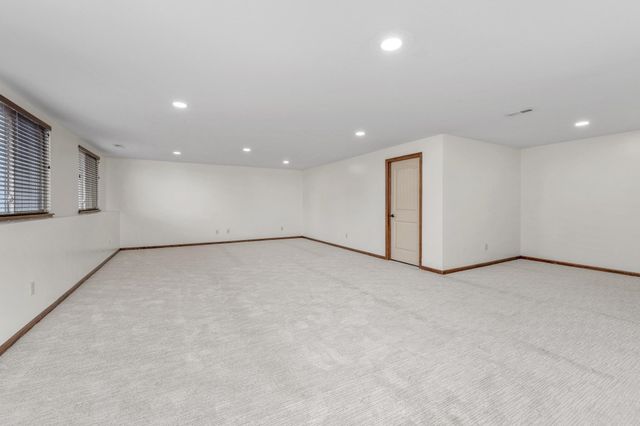 2522 N GRAYSTONE CIR, Wichita, KS 67228