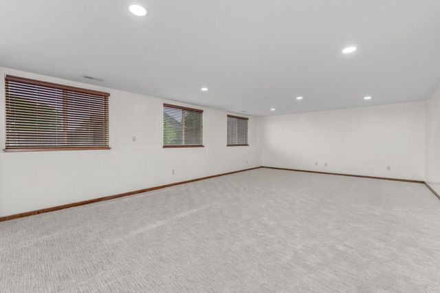 2522 N GRAYSTONE CIR, Wichita, KS 67228