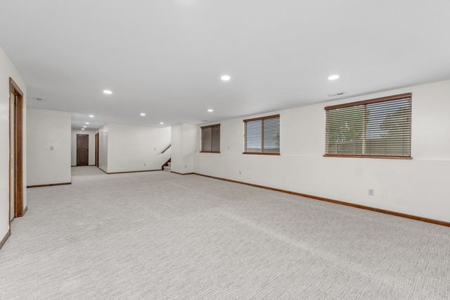 2522 N GRAYSTONE CIR, Wichita, KS 67228