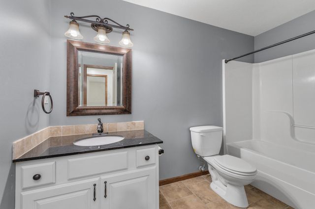 2522 N GRAYSTONE CIR, Wichita, KS 67228