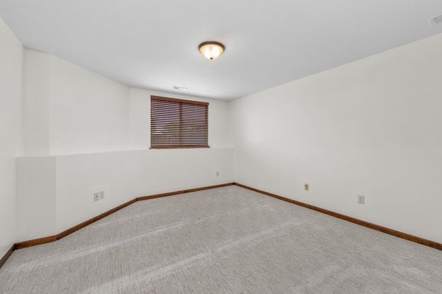2522 N GRAYSTONE CIR, Wichita, KS 67228