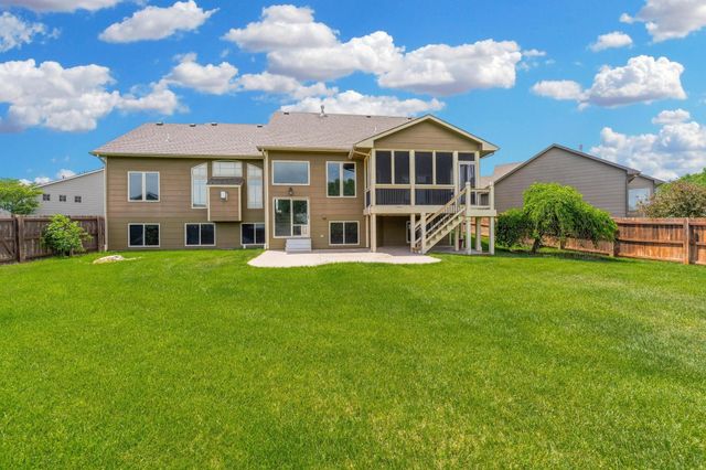 2522 N GRAYSTONE CIR, Wichita, KS 67228