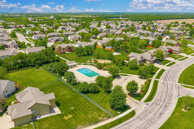 2522 N GRAYSTONE CIR, Wichita, KS 67228