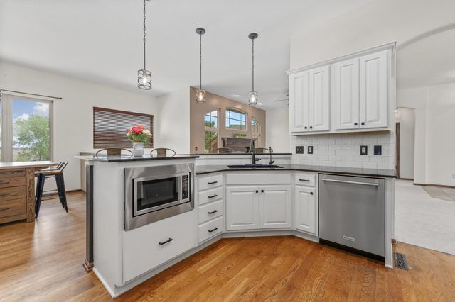 2522 N GRAYSTONE CIR, Wichita, KS 67228