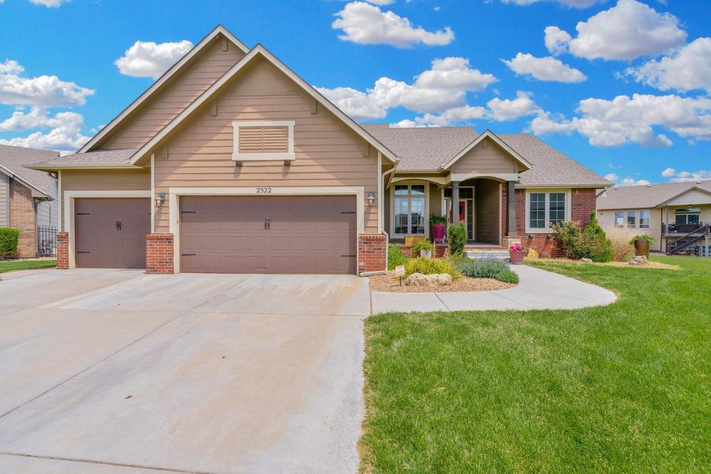 2522 N GRAYSTONE CIR, Wichita, KS 67228