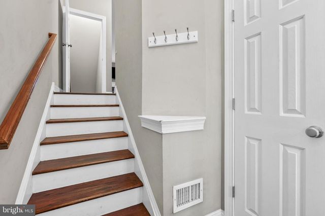 303 W 1ST AVE, Conshohocken, PA 19428
