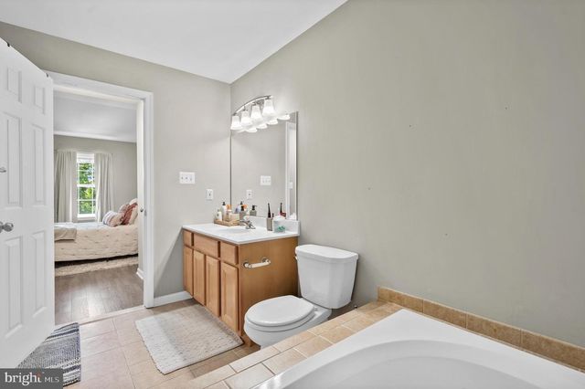 303 W 1ST AVE, Conshohocken, PA 19428