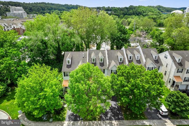 303 W 1ST AVE, Conshohocken, PA 19428